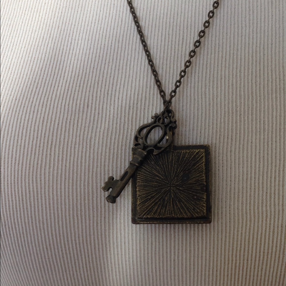 SOLD! Necklace - Picture 4 of 4